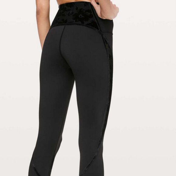 Lululemon Lululemon Wunder Under High-Rise Tight Flocked 28" in Sz 6 - Picture 2 of 16